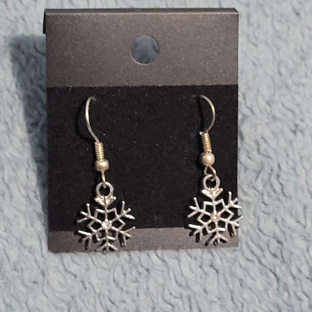 Elegant Silver Snowflake Earrings